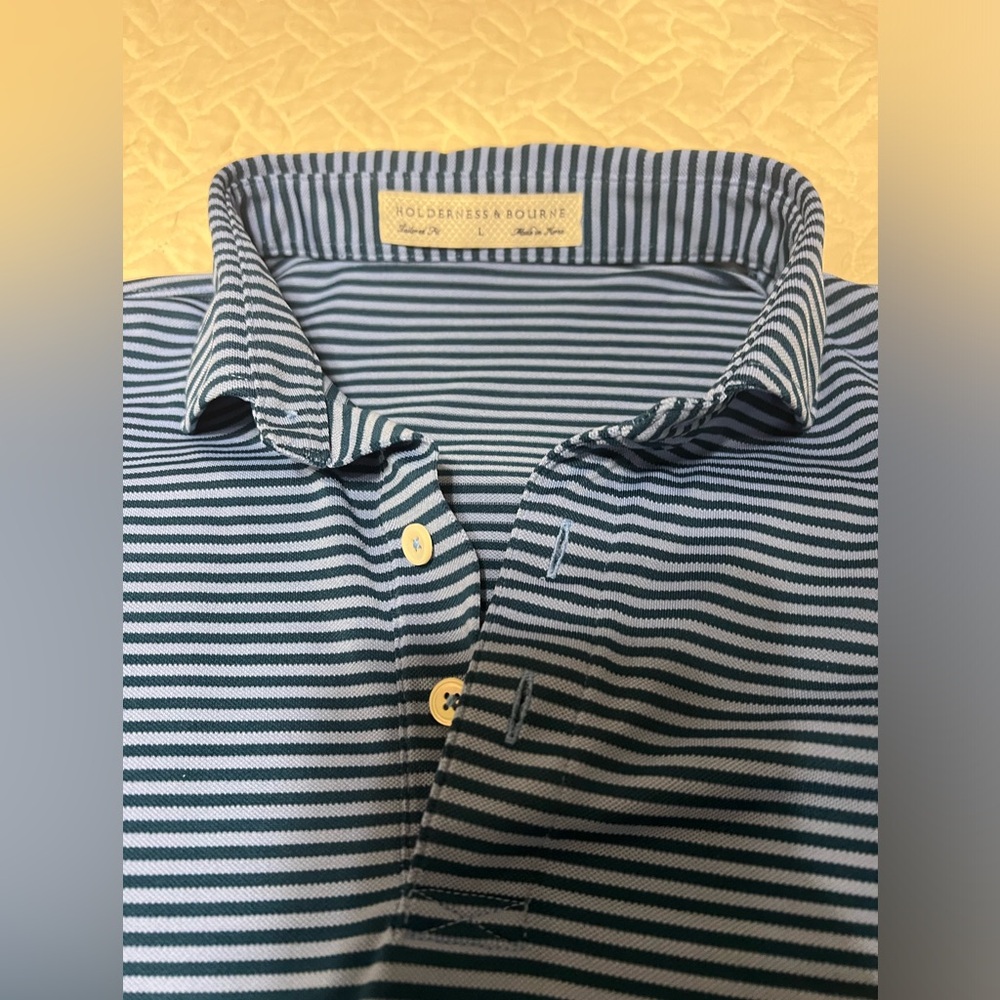 Holderness & Bourne size Large polo.